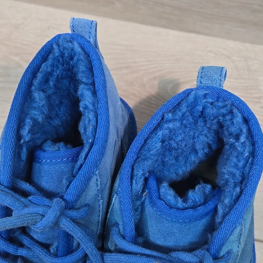Ugg Australia Big Kids Blue Suede High Top Sheepskin Lace-Up Boots Shoes Sz 4